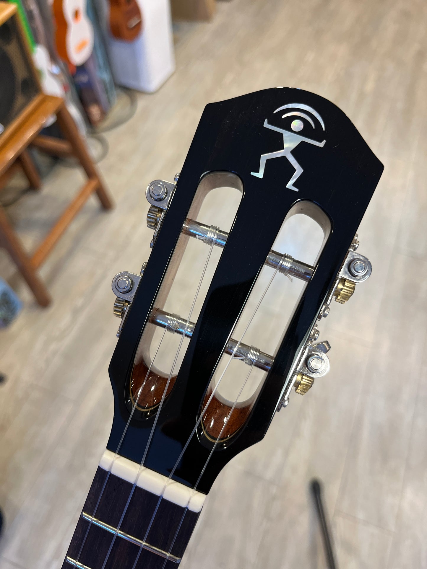 aNueNue Sitka Bird Concert Solid Sitka Spruce Top Mahogany Back & Sides