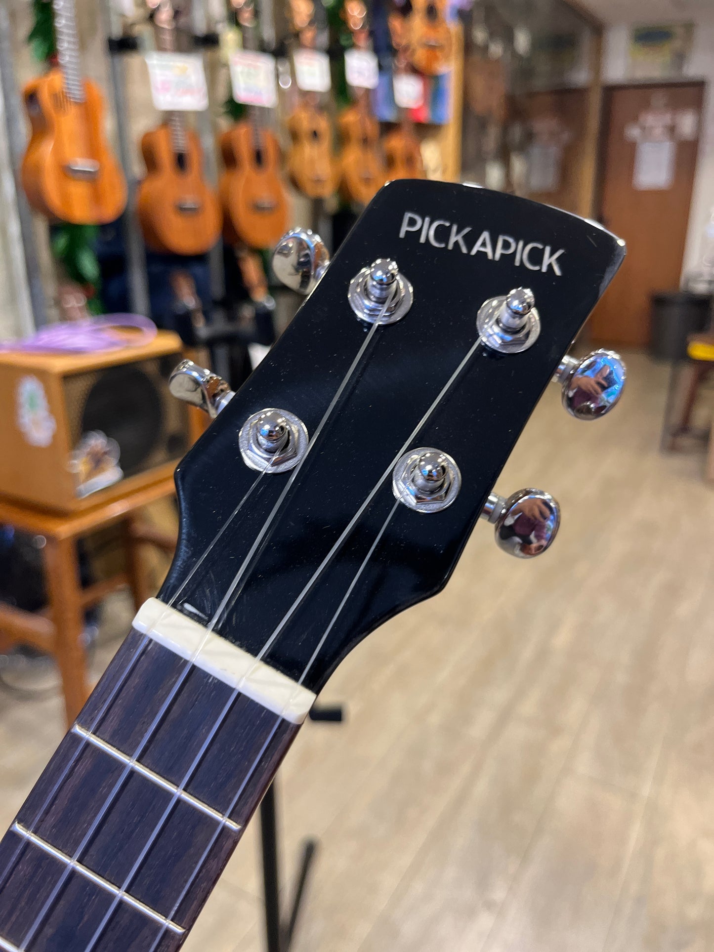 Pickapick S2 Solid Spruce Top Concert