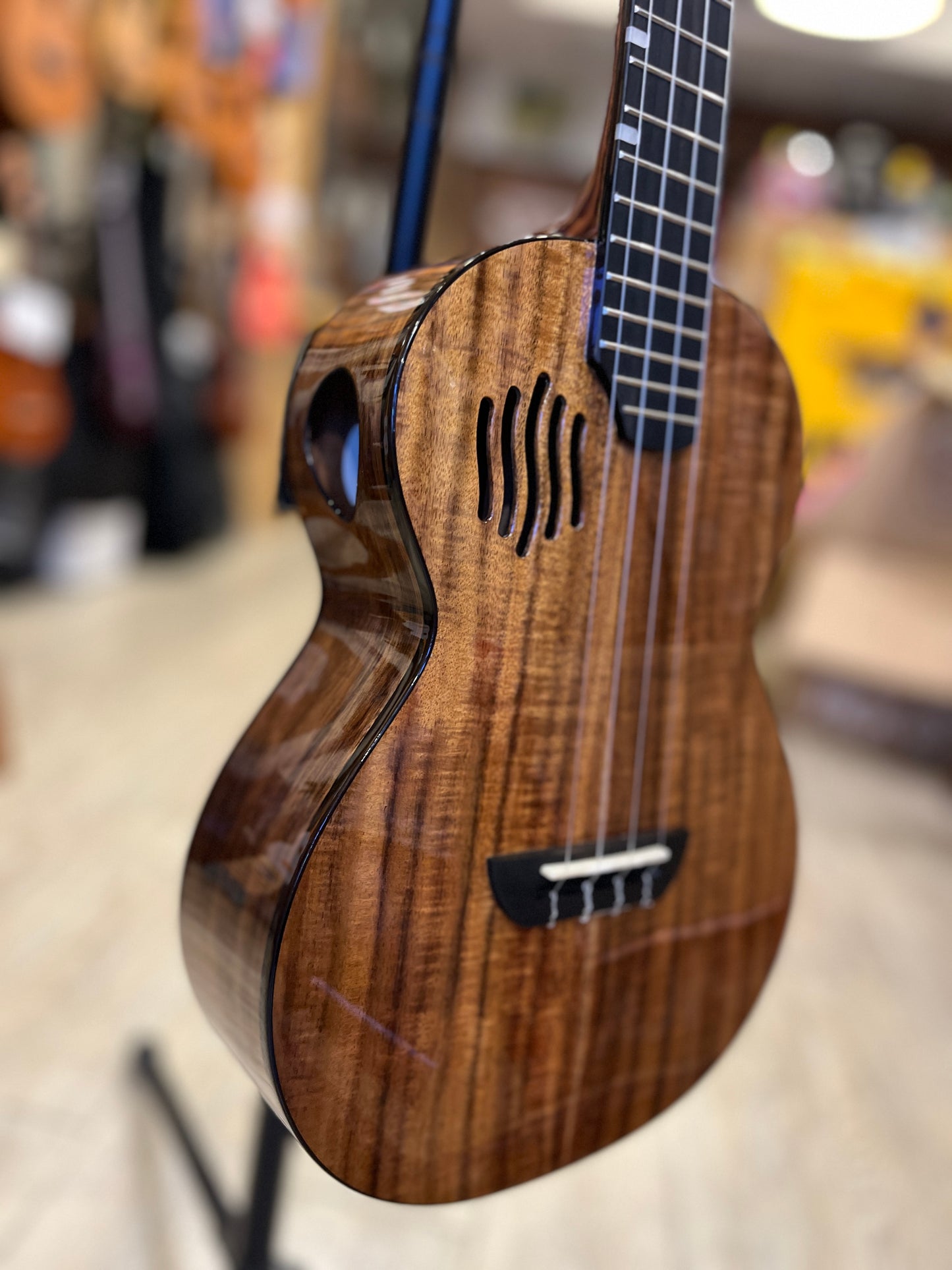 Pickapick All Solid Hawaiian Koa Concert