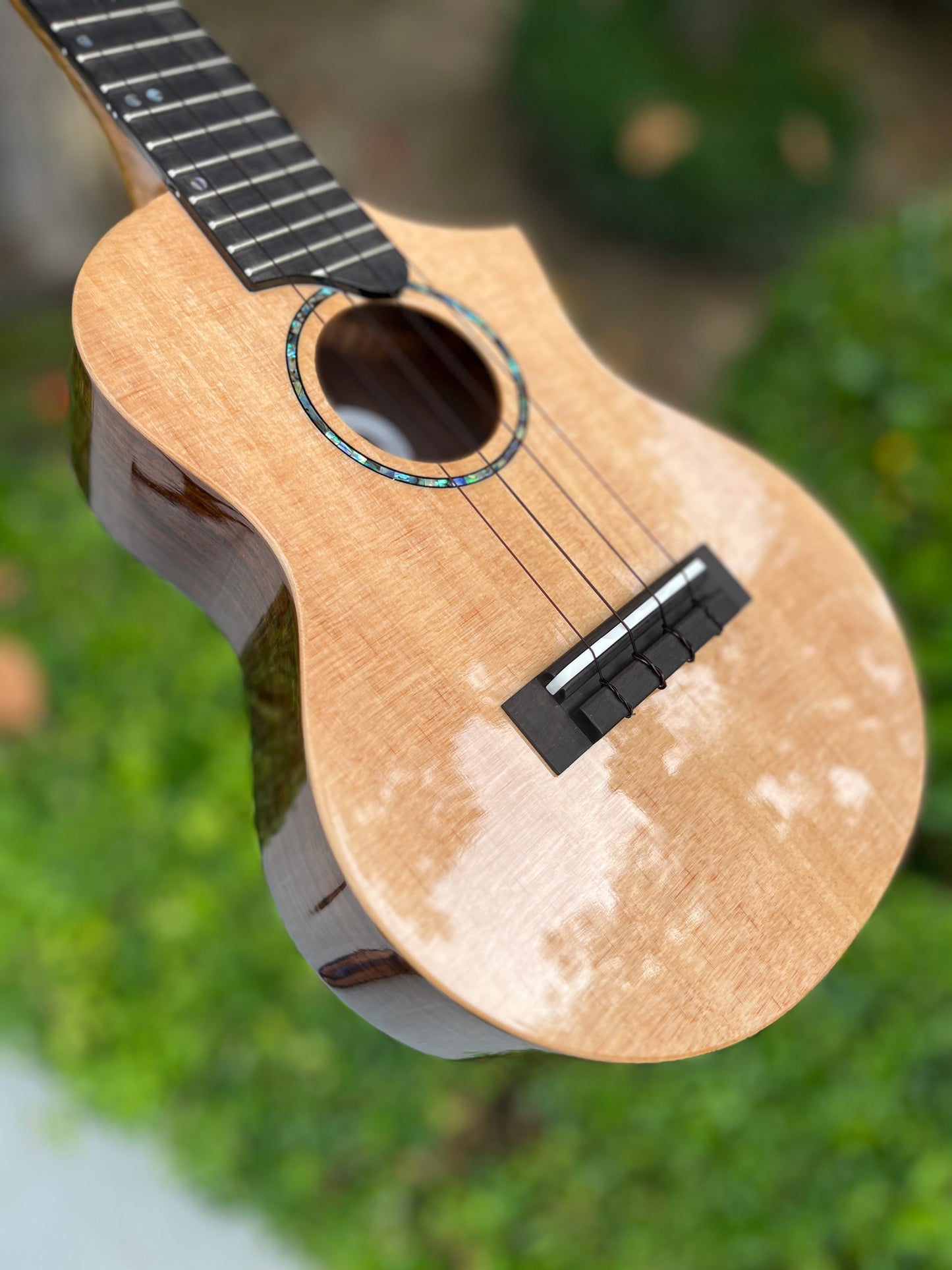 Kiwaya Limited Custom Sitka Spruce Top/ Indian Rosewood Back & Sides