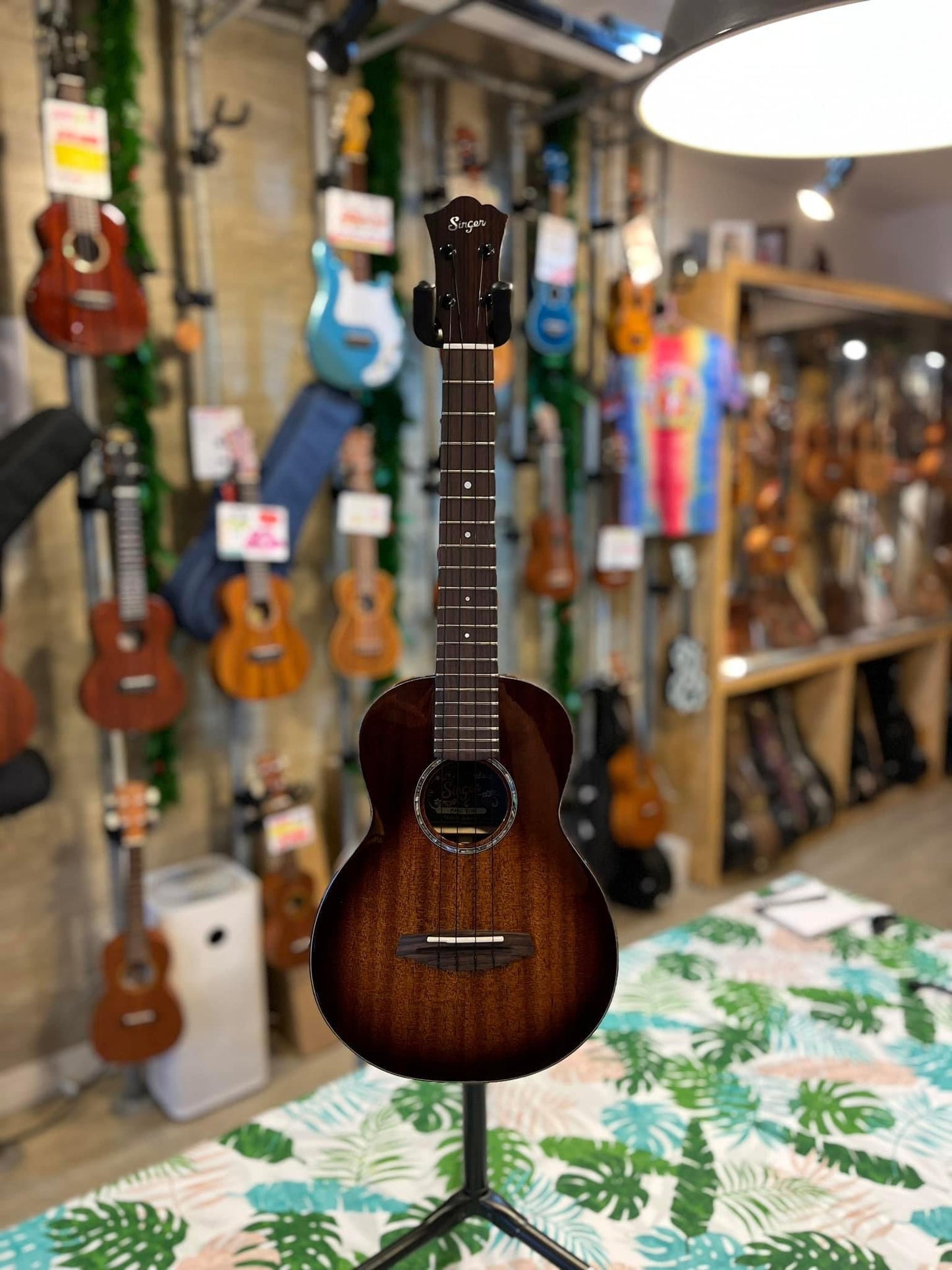 Singer Tobacco Sunburst Tenor (aNueNue)