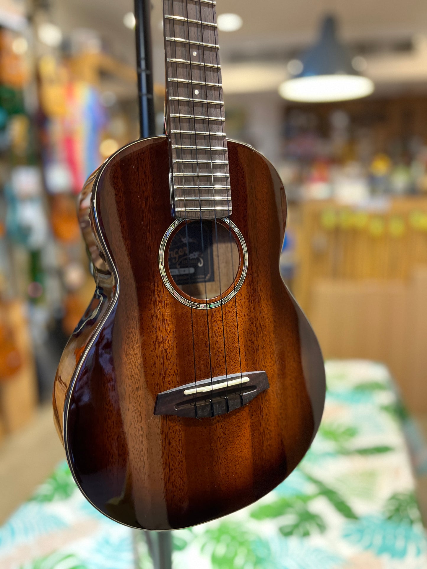 Singer Tobacco Sunburst Tenor (aNueNue)