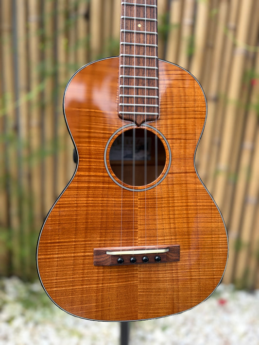 Tkitki Custom curly koa short scale tenor