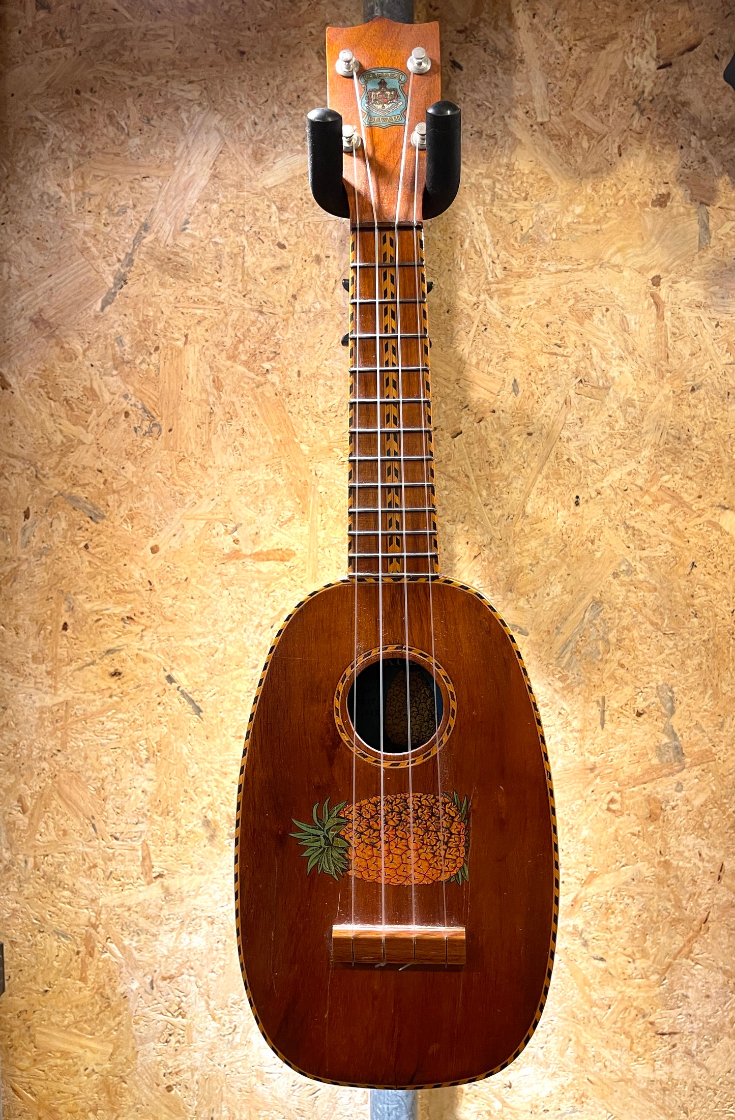 Vintage 1930's Deluxe Pineapple Kamaka