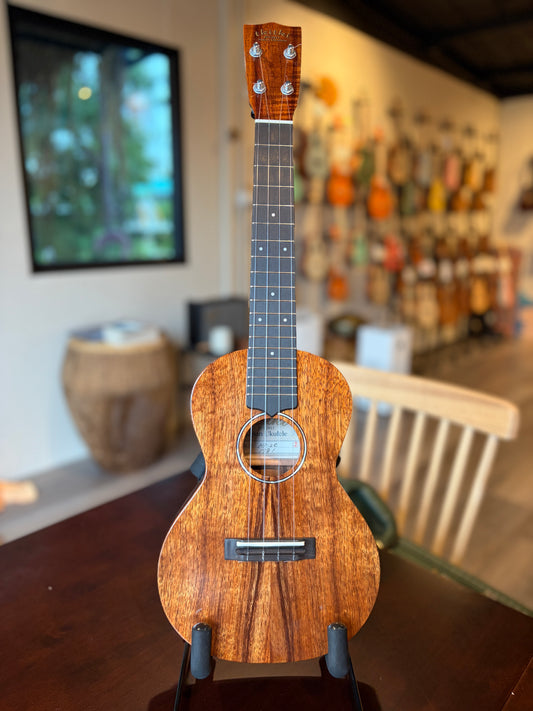 Tkitki Hawaiian koa/ ebony fretboard/ abalone rosette concert