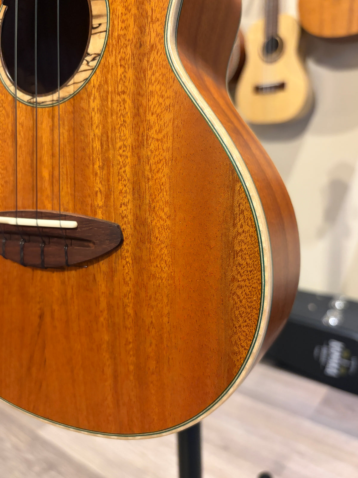 aNueNue Greenbird Cuban Mahogany Concert