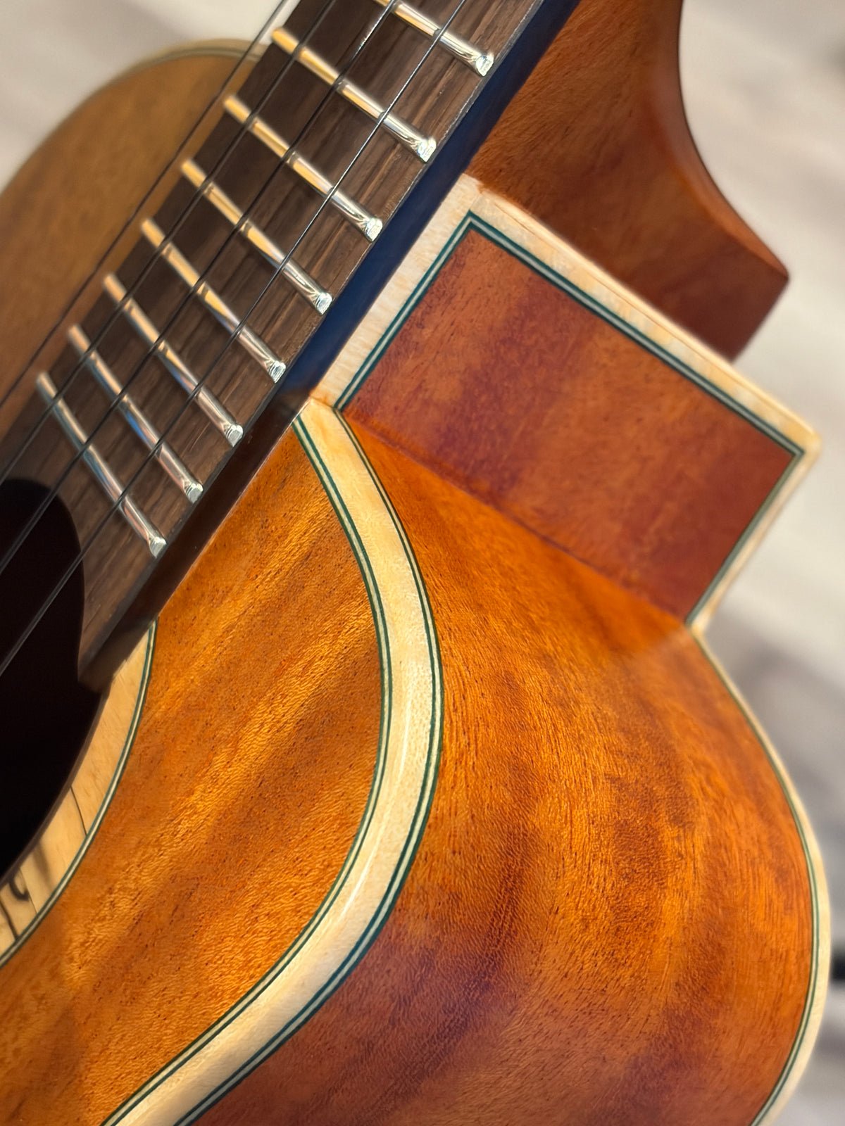 aNueNue Greenbird Cuban Mahogany Concert