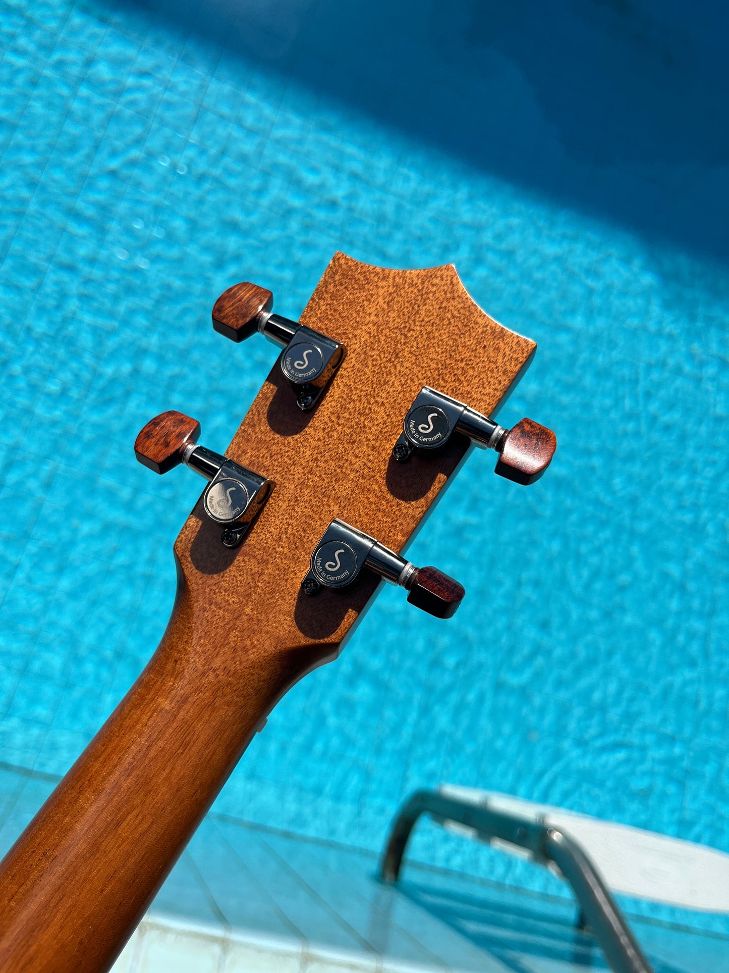 Kamaka HB-3 Tenor Ukulele