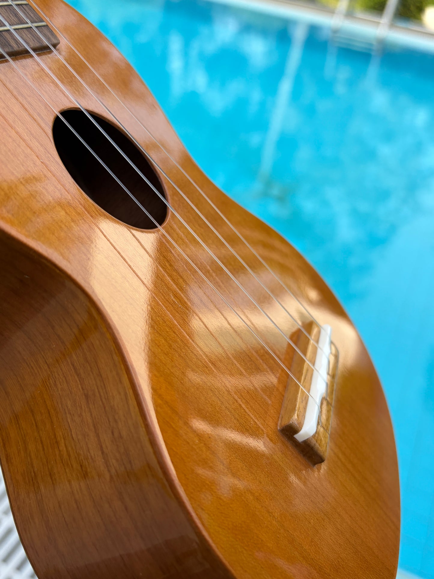 Famous (Kiwaya) FS-11G American Cherry Soprano Ukulele