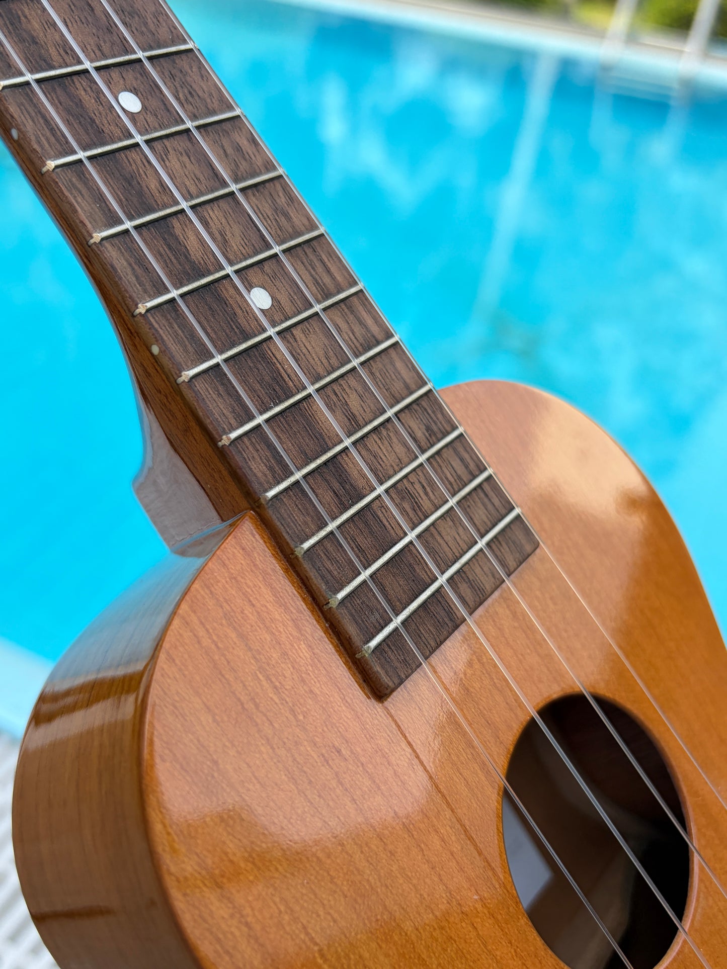 Famous (Kiwaya) FS-11G American Cherry Soprano Ukulele