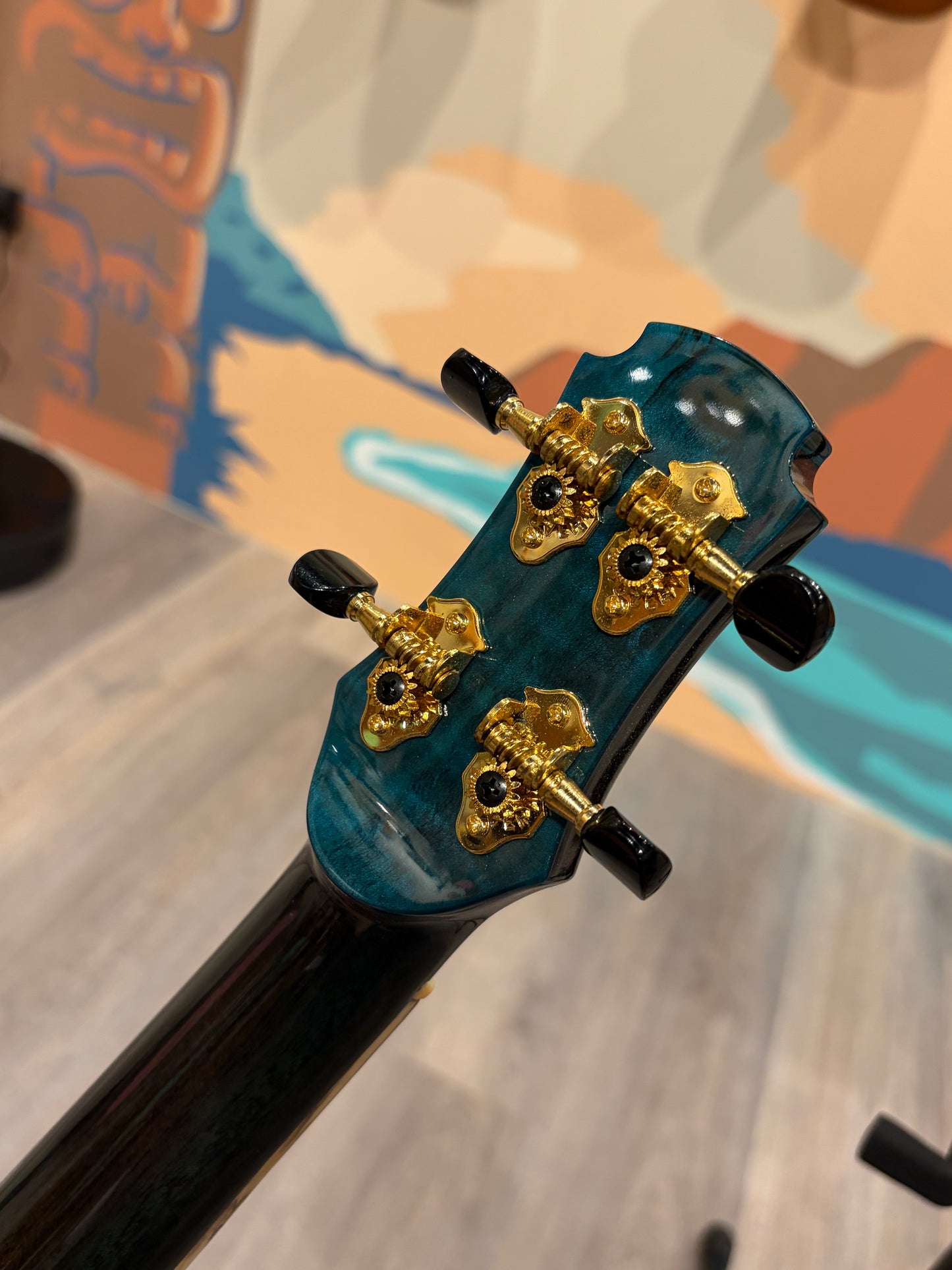 Hozen Custom German Spruce/ Curly Maple Tenor