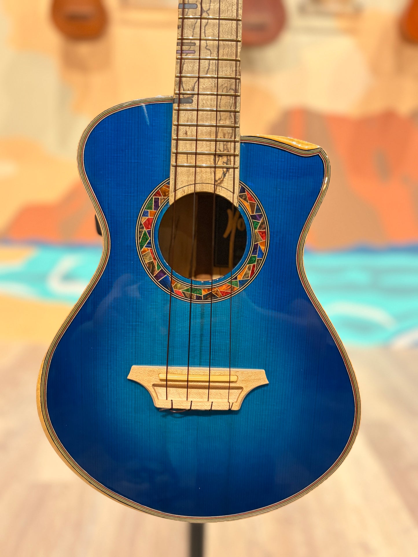 Hozen Custom German Spruce/ Curly Maple Tenor
