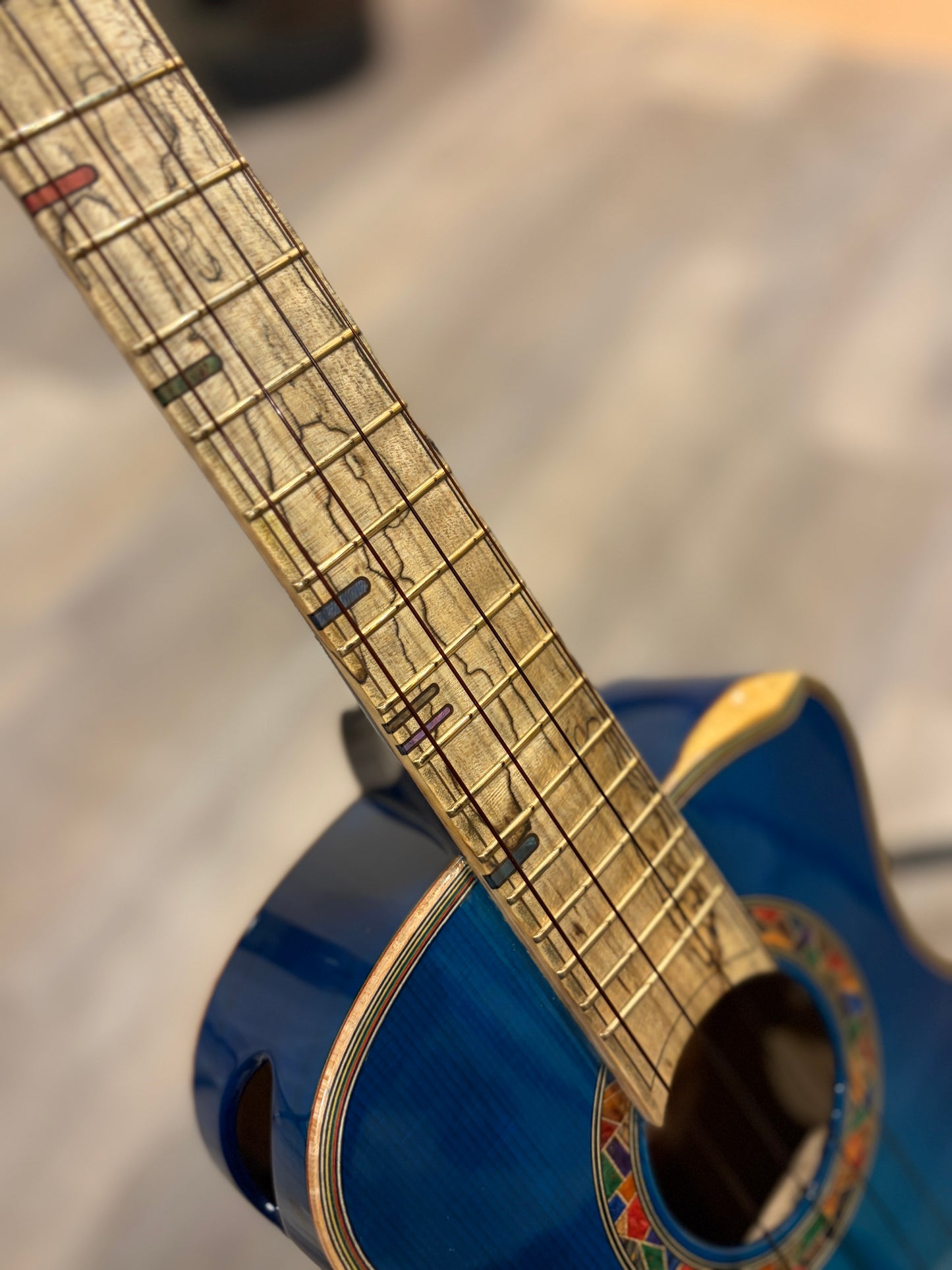 Hozen Custom German Spruce/ Curly Maple Tenor