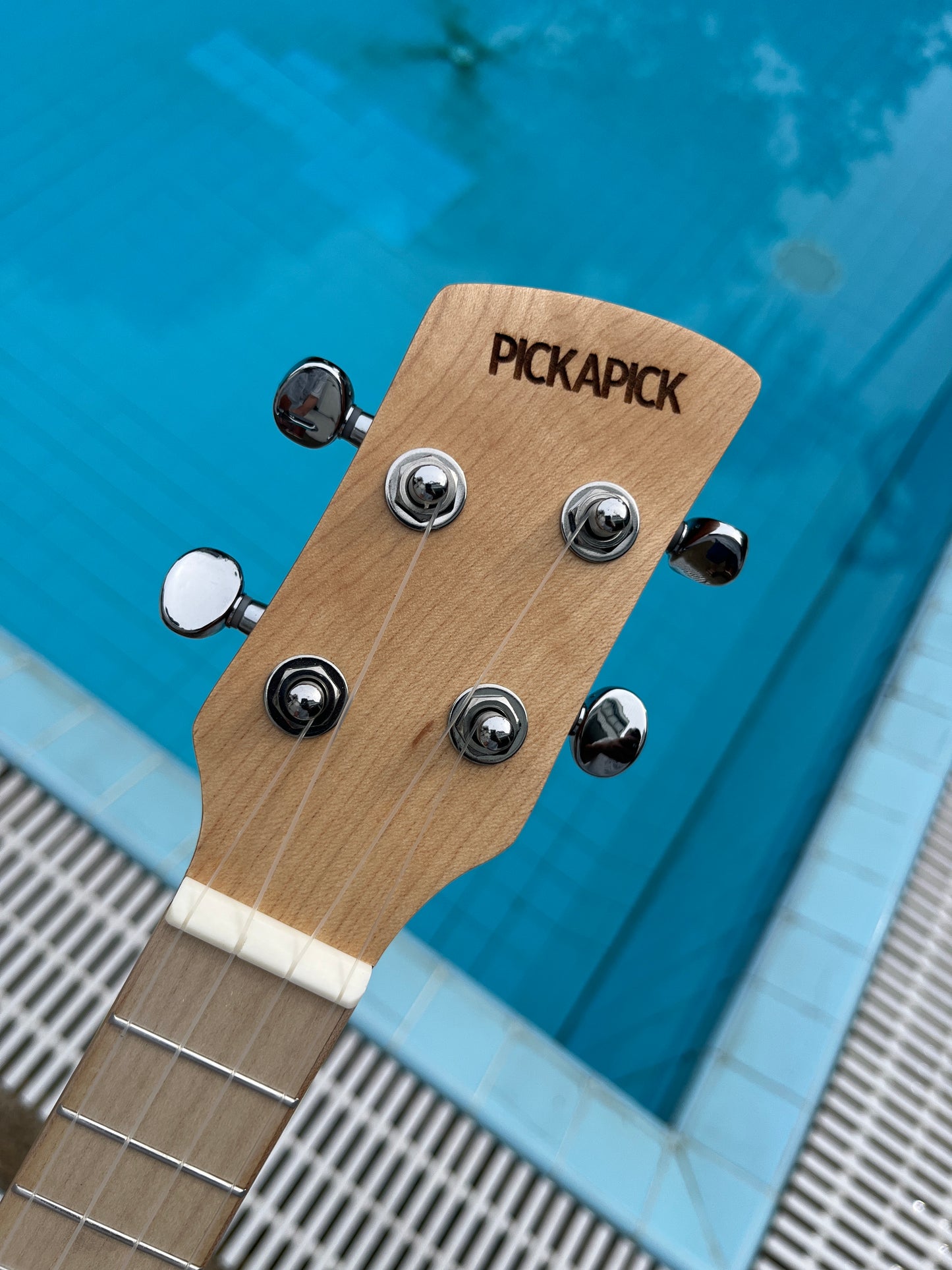 Pickapick Cloud Solid Spruce Top Concet Ukulele