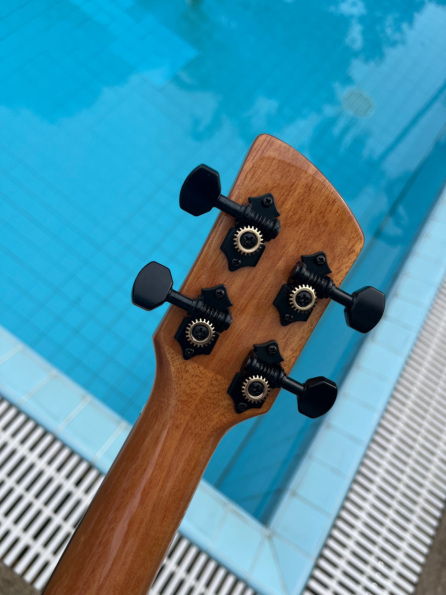 Pickapick S2 Solid Spruce Top Concert Ukulele