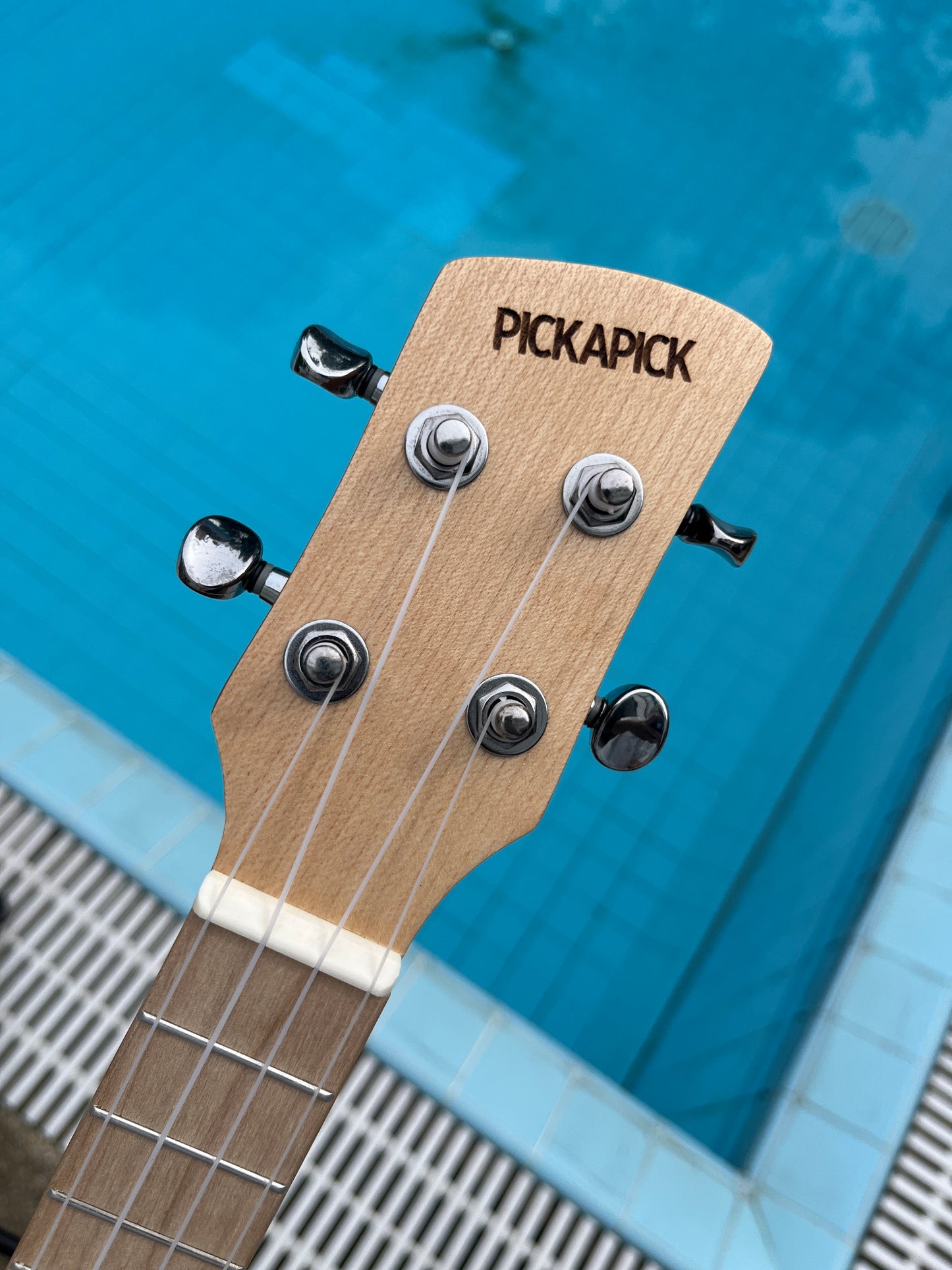 Pickapick Sakura Solid Spruce Top Concert Ukulele